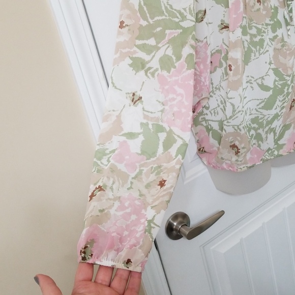 Charming charlie cute peasant top - Picture 3 of 4